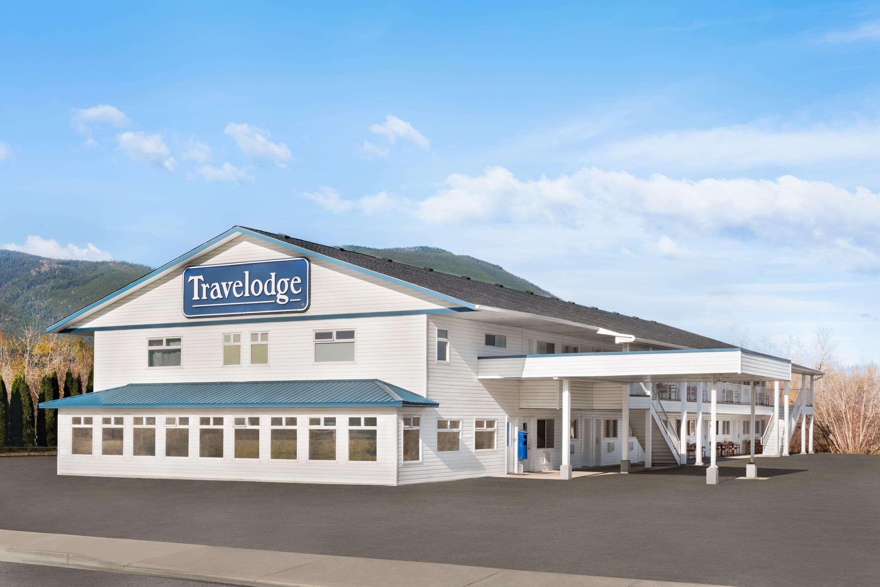 Travelodge By Wyndham Salmon Arm Bc Exterior foto